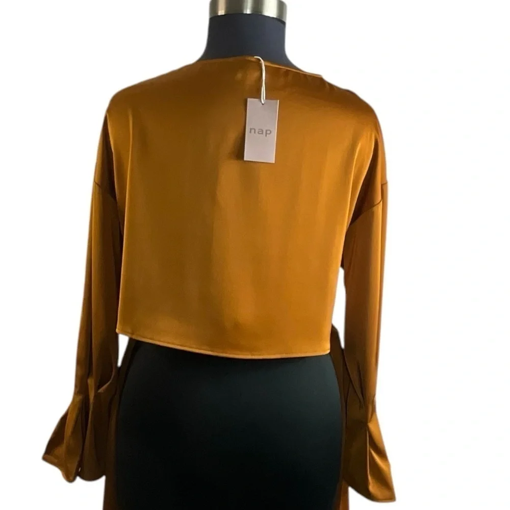 NAP‎ lounge Wear Free Flowing Cropped Top Pleated Sleeve in Warm Amber
